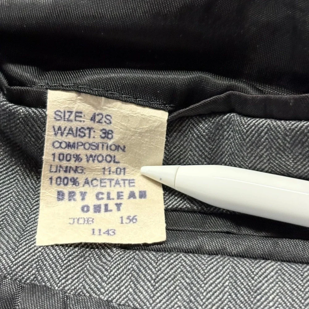 Jos A Bank Herringbone Wool Blazer Mens 42S Gray Signature Collection Sport Coat